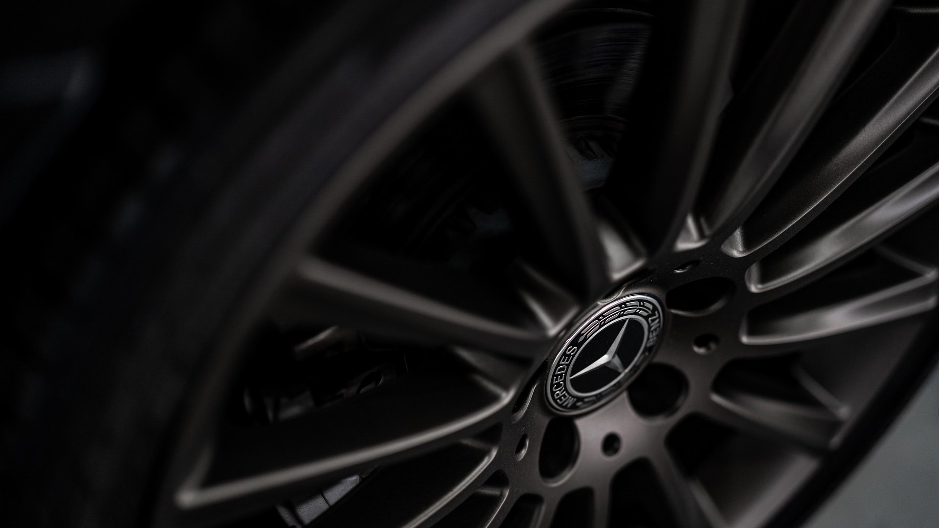 Nem enged a kényelemből: Ilyen egy Mercedes-Benz S-Class modellt vezetni Nem enged a kényelemből: Ilyen egy Mercedes-Benz S-Class modellt vezetni