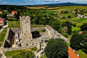 Nagyvázsonyi Kinizsi-vár felújítása