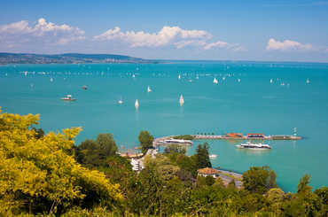 Balaton busszal és vonattal