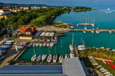 Költőverseny, irodalmi beszélgetés Balatonfüreden