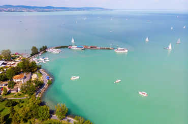 Idén is vár a Kultkikötő Balaton több városában is!